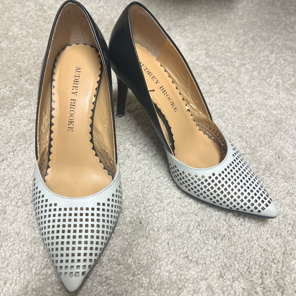 Audrey Brooke Black and White Pumps
